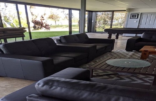 Mannum House | River lane House