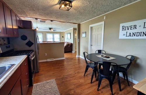 Grafton House | River Life Landing - Cozy, Relaxing home along Mississippi River - Grafton, IL