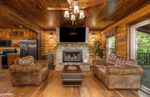 Glenwood Cabin | River Lodge Escape with Hot Tub by StayLage