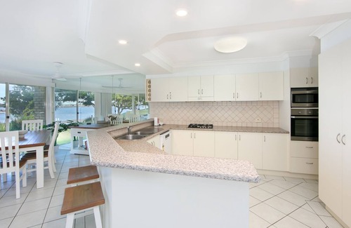 Iluka House | River Luxury - Set right on Iluka Bay