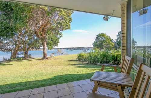 Iluka House | River Luxury - Set right on Iluka Bay