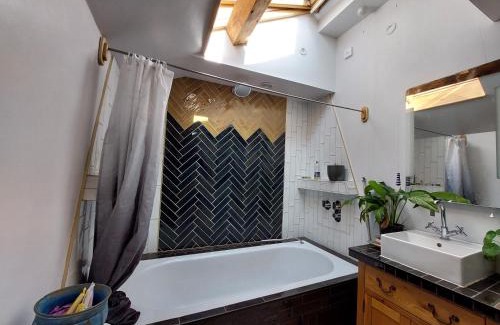 Bangor Bed & Breakfast | River & Mountain View
