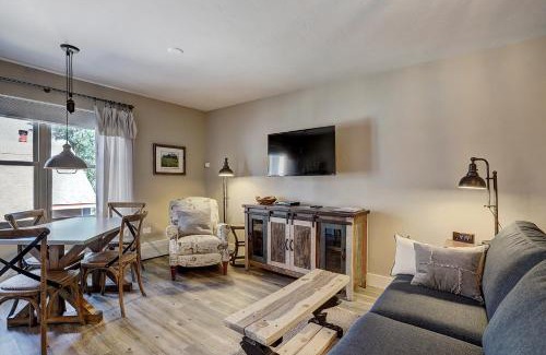 Historic District Apartment | River Mtn Lodge W301
