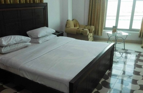 Mingora Hotel | River Palace Hotel