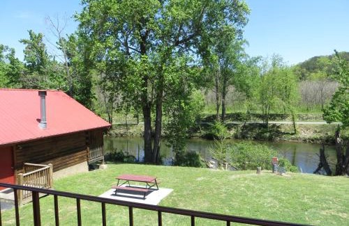 Pigeon Forge Hotel | River Place Inn