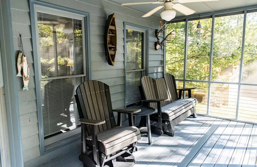 Suches Cabin | River Rapids - Books, Games, Firepit, Cabin on the Toccoa River!