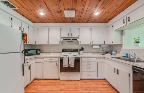 Chassahowitzka House | River Rat Flat | Home Near Kayaks & Boat Ramp