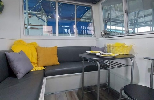 Lupton City Boat Rental | River Retreat Floating Cabin w/mountain views. Pet friendly