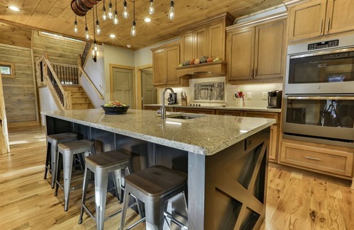 Rivers Edge Cabin | River Rock Retreat | Ellijay, GA