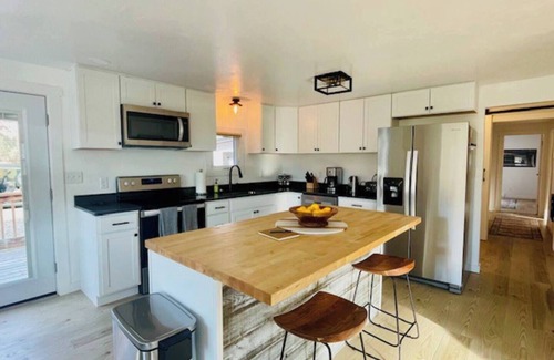 Livingston House | River Run Retreat: A Stylish Cottage on the Yellowstone