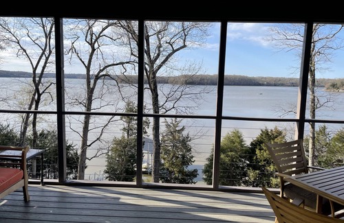 Cadiz House | River Run: Stunning Lakefront Escape