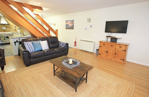 Porthmadog Cottage | River's Edge Penthouse