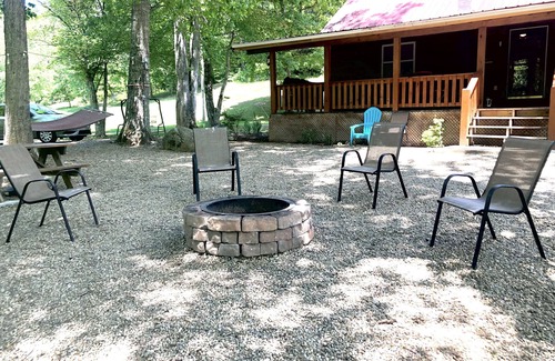 Burnsville Cabin | River Side Cabin Retreat sleeps 6