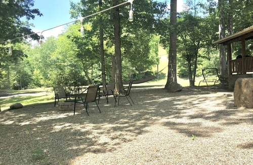 Burnsville Cabin | River Side Cabin Retreat sleeps 6