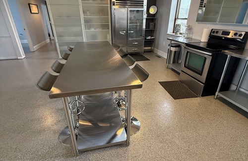 Dayton Condo | River-Side Loft 3500 SQ FT Downtown Dayton