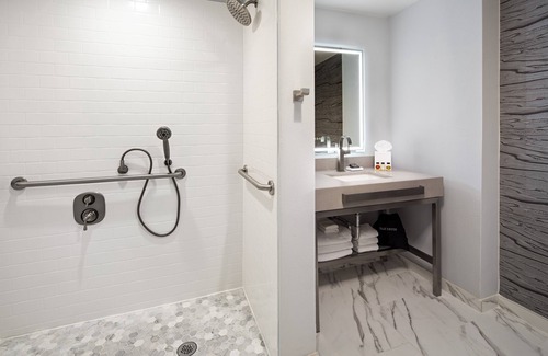 Historic District - North Hotel | River Street Inn