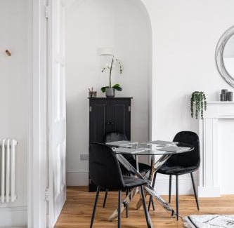 Upper Town Apartment | River Street View