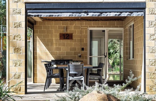 Margaret River Ski Chalet | River Tree Chalet |Home by the River