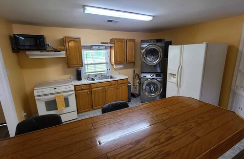 Bromley Apartment | River View 10 Min To Downtown 10 Min From CVG Peaceful Get Away