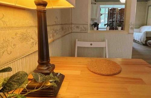 Hillingdon Apartment | River view flat close to Heathrow/Windsor