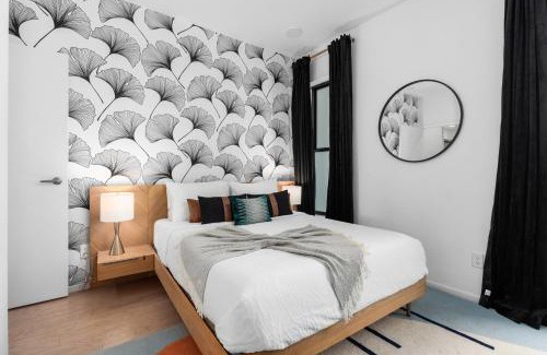 North Capitol House | River View High-End Condo with Private Patio and FREE Parking