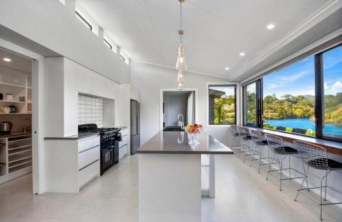 Rangatira Park House | River View Retreat - Taupo