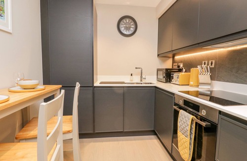 Backbarrow Cottage | RIVER VIEW, romantic in Backbarrow