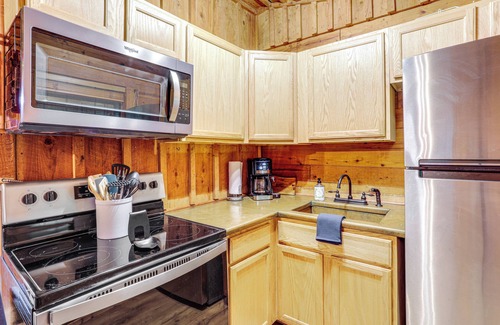 Heber Springs Cabin | River Views, Deck & Boat Slip: Heber Springs Home!