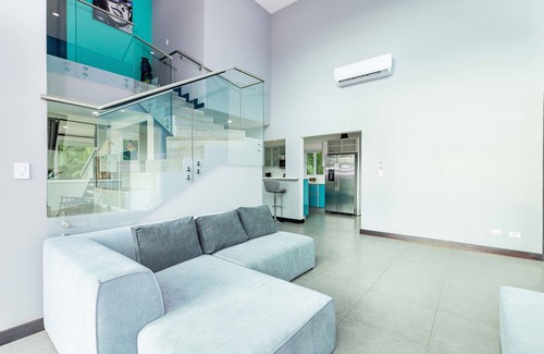 Carpintero Villa | River Vista retreat