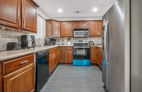 Jefferson House | River Walk Haven - Spacious Retreat in San Antonio, TX.