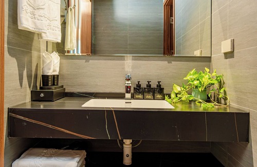 Ha Long House | River Way Hotel Ha Long