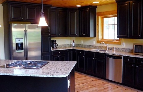 Bentonville Cabin | River Woods Retreat - Rustic Luxury in the Shenandoah Valley