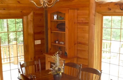 Bentonville Cabin | River Woods Retreat - Rustic Luxury in the Shenandoah Valley