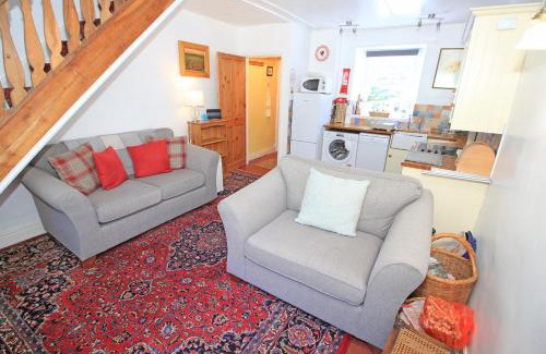 Beddgelert House | Riverbank Cottage