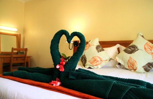 Drakensberg Gardens Hotel | Riverbend Chalets Self Catering