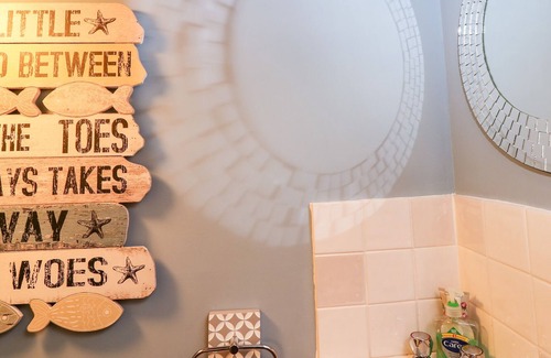Lyme Regis Cabin | RIVERDANCE COTTAGE, pet friendly, with open fire in Lyme Regis