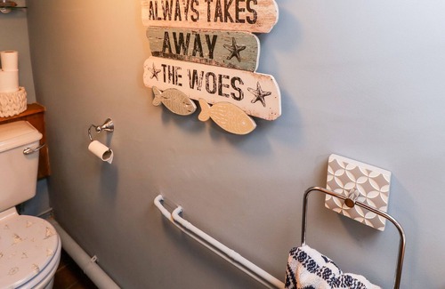 Lyme Regis Cabin | RIVERDANCE COTTAGE, pet friendly, with open fire in Lyme Regis