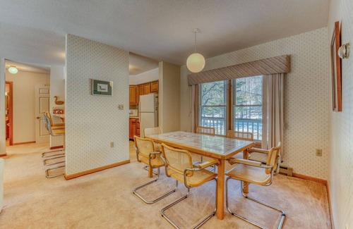 Lincoln House | Riverfront-Balcony-Loon Shuttle