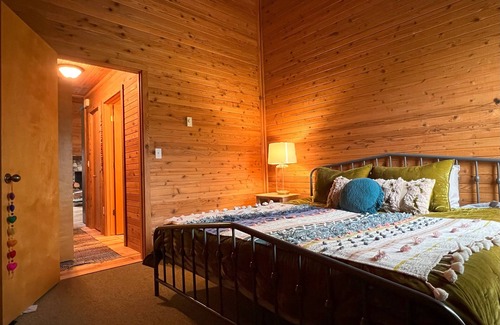 Swan Valley House | Riverfront Bliss: Unwind in a Serene Cabin on the South Fork of the Snake River