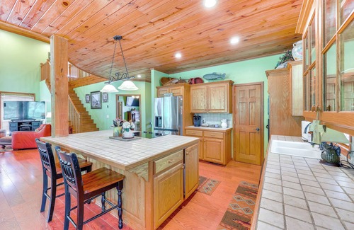 Caddo Gap Cabin | Riverfront Cabin on 2 Acres in Glenwood!