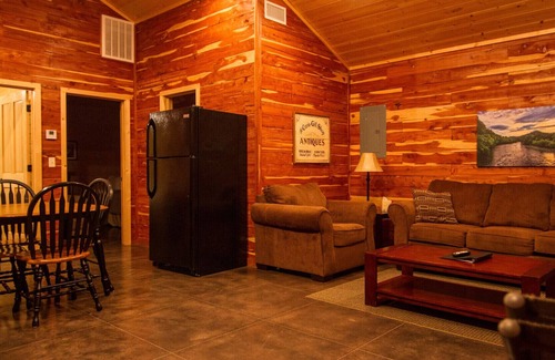 Swinging Bridge Village Cabin | Riverfront Cabin, perfect for a family vacation