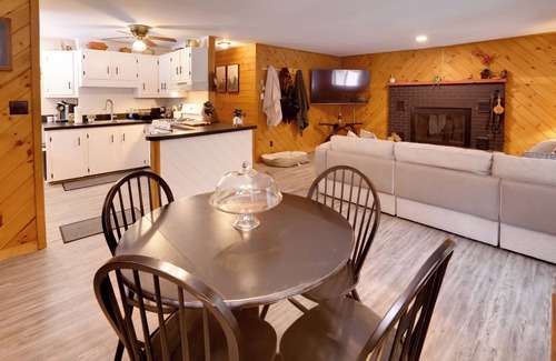 Schroon Lake Cabin | Riverfront Cabin w/Hot Tub in Schroon Lake!