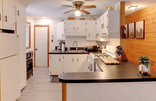 Schroon Lake Cabin | Riverfront Cabin w/Hot Tub in Schroon Lake!