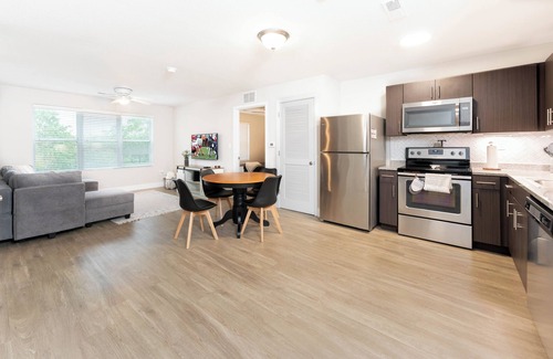 Tuscaloosa Condo | Riverfront Comfort Meets Tuscaloosa Convenience – Stay at Crimson Riverside Escape! (Exclusive VI.