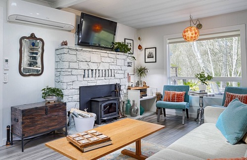Duncans Mills Cottage | Riverfront cottage w/hot tub, lush gardens, privacy & river access, pets ok!
