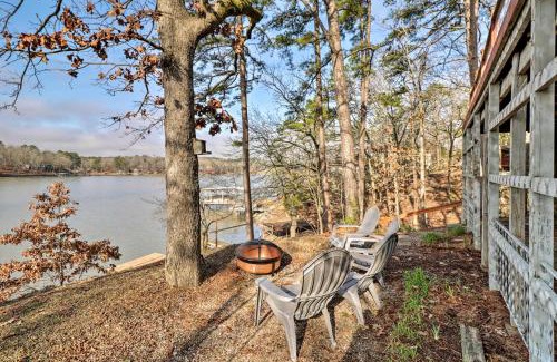 Piney House | Riverfront Deck and Fire Pit Hot Springs Retreat!