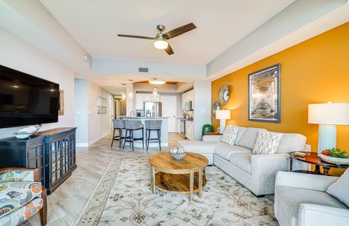 East 1st Street Condo | Riverfront Fort Myers Condo w/Community Amenities