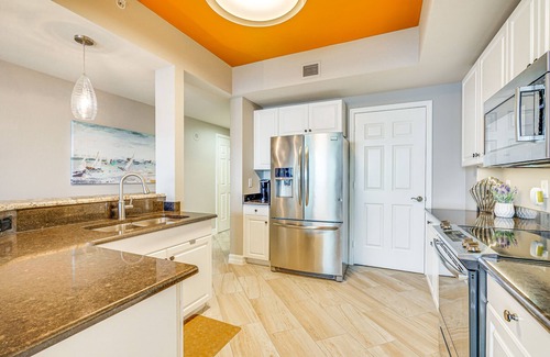 East 1st Street Condo | Riverfront Fort Myers Condo w/Community Amenities