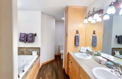 Fall River Estates House | Riverfront Home at the entrance of Rocky Mountain National Park