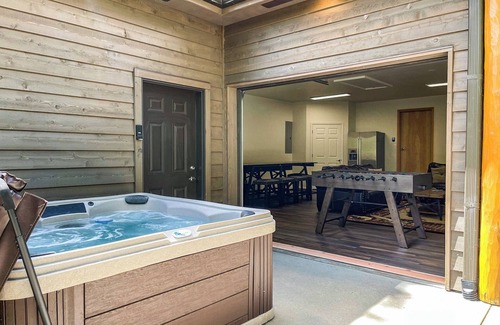 Fall River Estates Cabin | Riverfront Home at the entrance of Rocky Mountain National Park